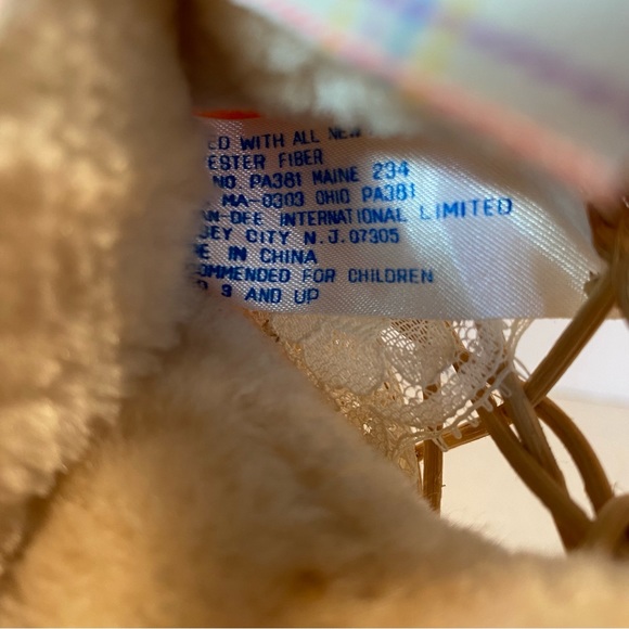 Dan Dee Vintage Victorian jointed Teddy Bear sitting on Wicker Peacock Chair - Picture 7 of 7